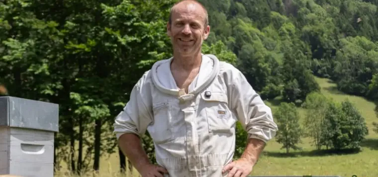 François, apiculteur de l’EARL des 2 Vallées à Saint Pierre de Chartreuse