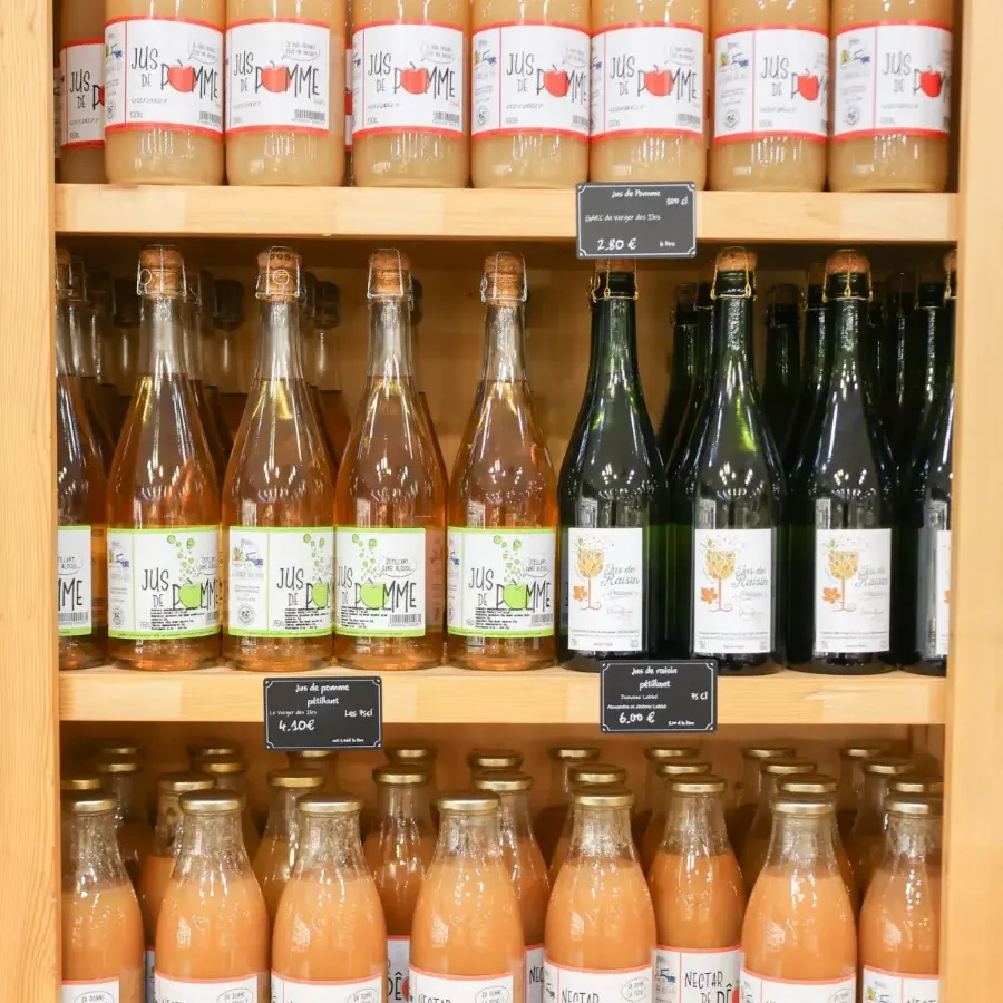 Le rayon des bouteilles et de la cave